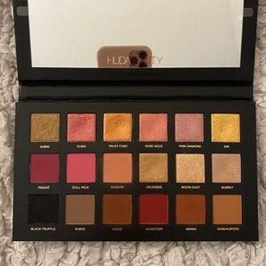 Huda Beauty Rose Gold Remastered Palette